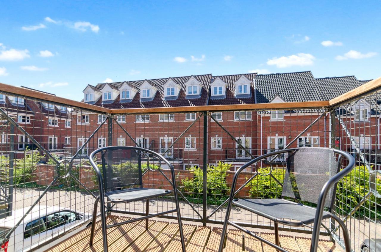 4Br Townhouse Wbalcony Free Parking Fast Wi-Fi Villa NWI Exterior foto
