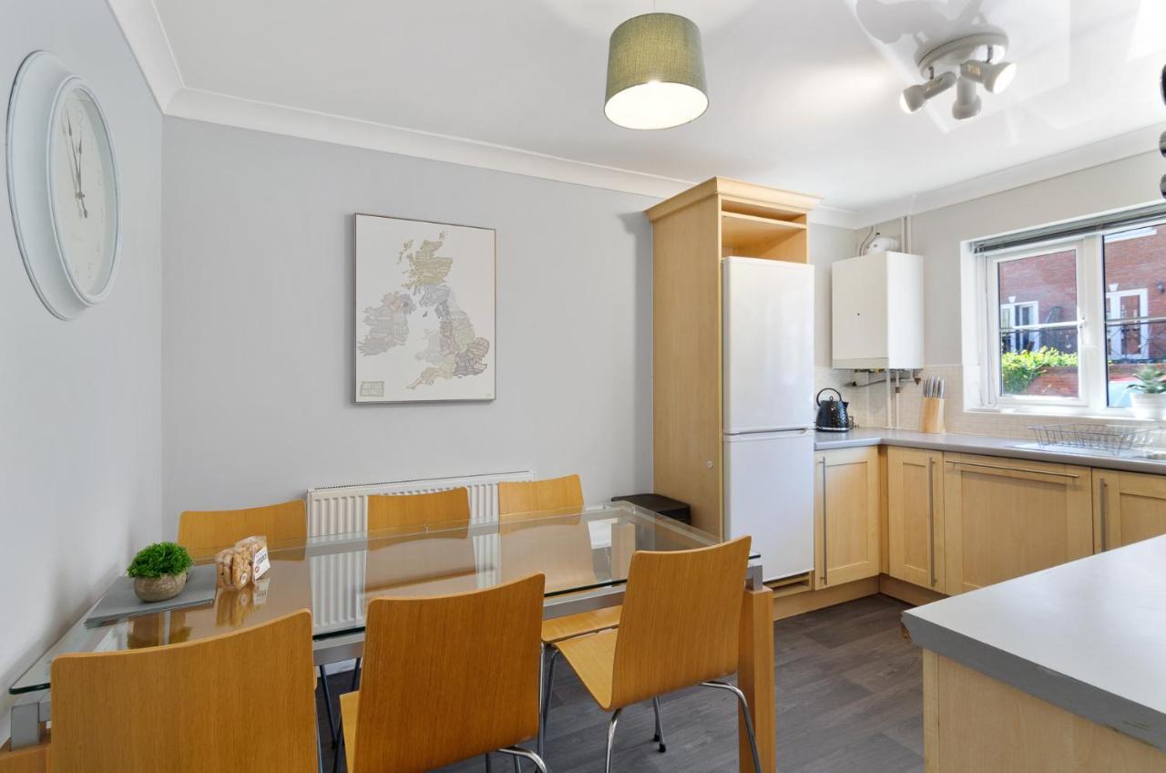 4Br Townhouse Wbalcony Free Parking Fast Wi-Fi Villa NWI Exterior foto