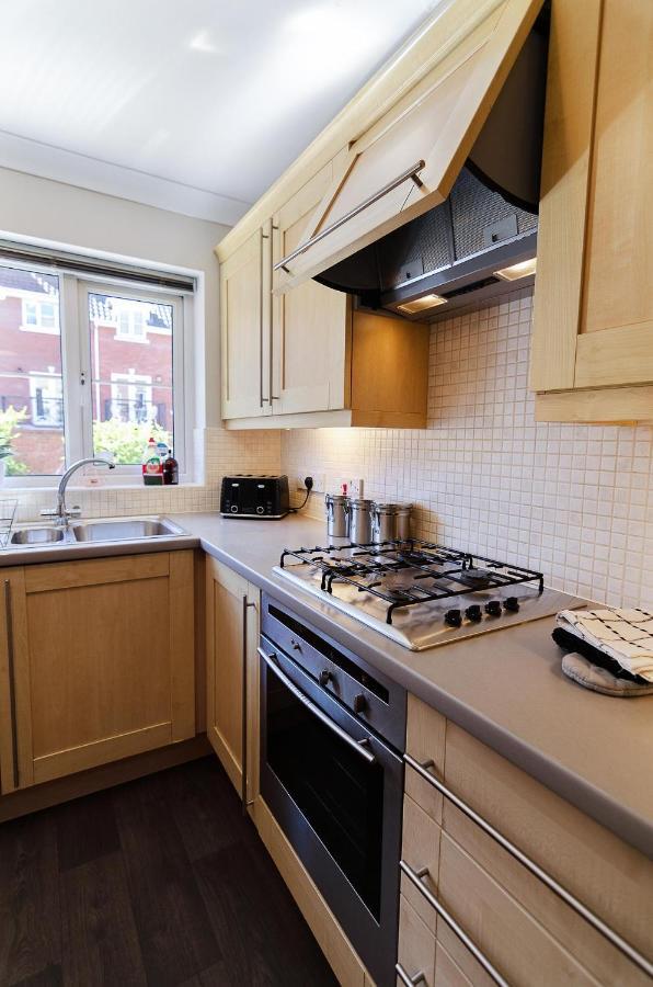 4Br Townhouse Wbalcony Free Parking Fast Wi-Fi Villa NWI Exterior foto