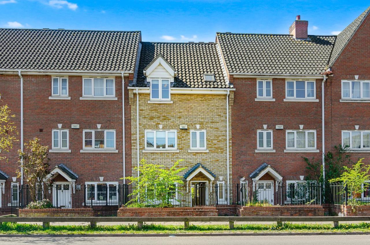 4Br Townhouse Wbalcony Free Parking Fast Wi-Fi Villa NWI Exterior foto